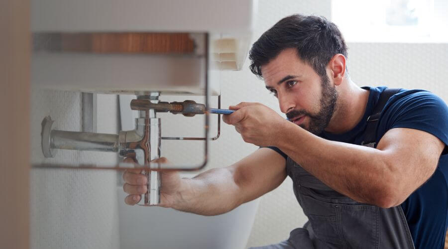 Professional water heater repair in Hooks, TX